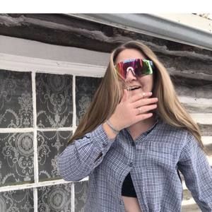 Meet your Posher, Ava